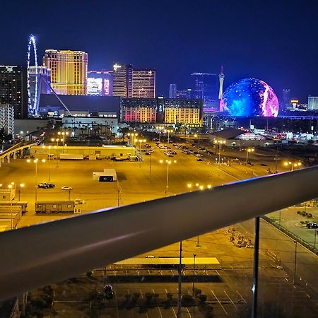 Strip & Sphere View - Separate Living Room - 2 Full Bath - Full Kitchen - Balcony - 900 Sqft - Mgm Signature Las Vegas Exterior photo