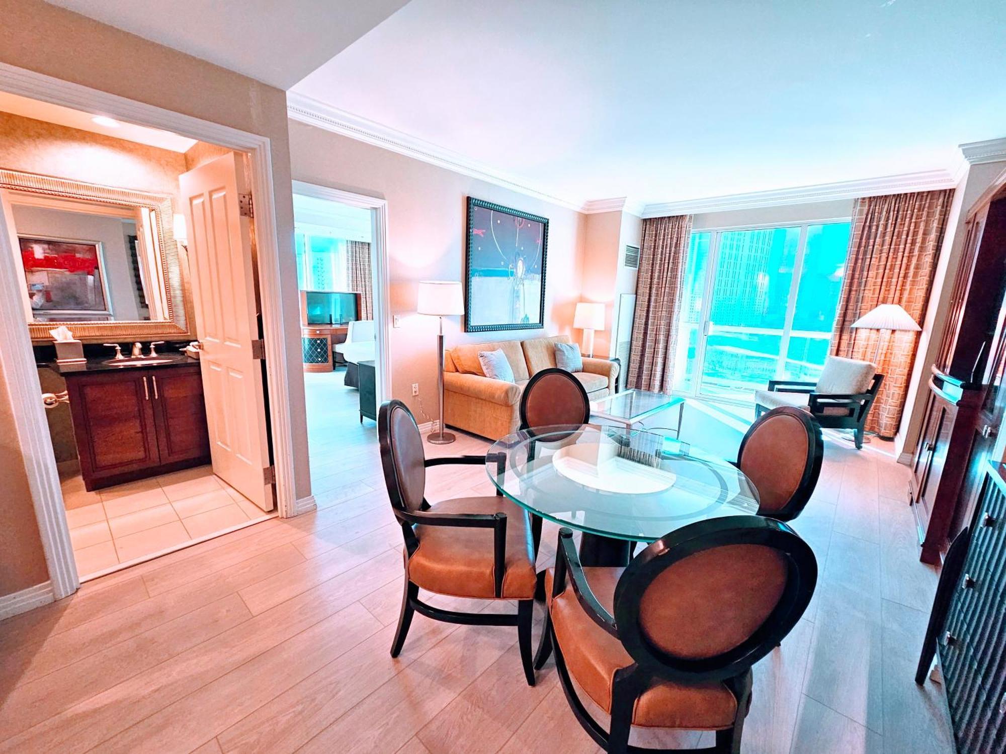 Strip & Sphere View - Separate Living Room - 2 Full Bath - Full Kitchen - Balcony - 900 Sqft - Mgm Signature Las Vegas Exterior photo